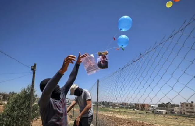 اندلاع حرائق جديدة في غلاف غزة بسبب البالونات الحارقة