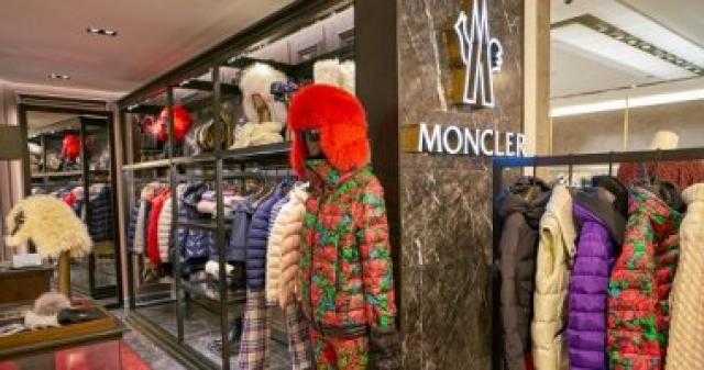 دار أزياء مونكلير الإيطالية تقاطع الفراء الطبيعى لوقف القسوة ضد الحيوانات