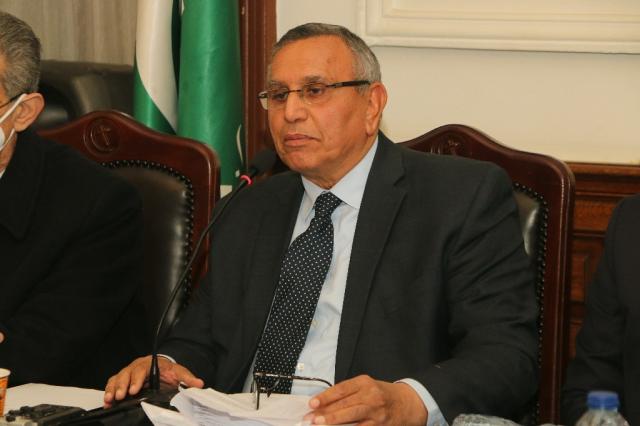 الدكتور عبد السند يمامة