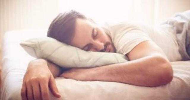 وضعية نومك تخبرك عن صحتك.. النوم على الظهر يزيد الشخير